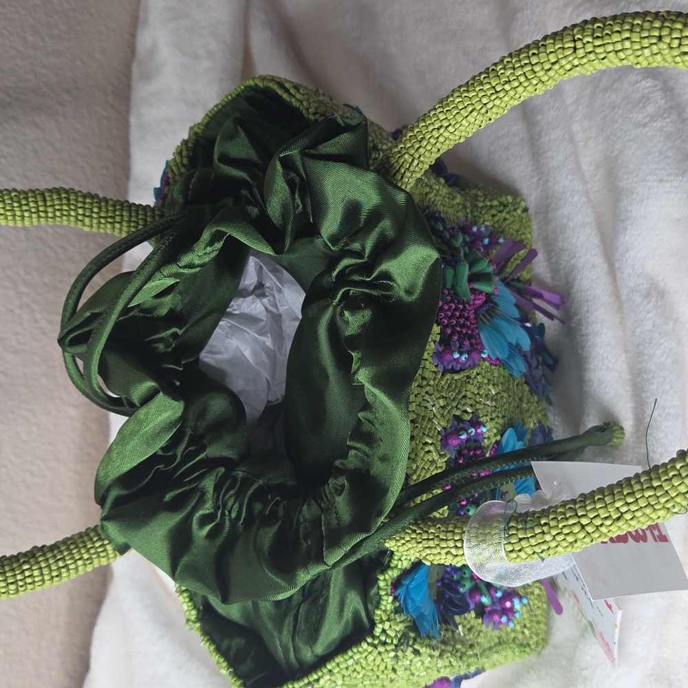 Green Beaded Handbag with Floral Accents - Picture 2 of 4